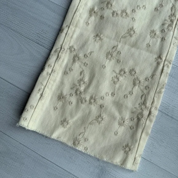 J Crew Billie Demi Boot Cut Crop Cream Floral Embroidered Jeans Size 26 - Picture 5 of 13